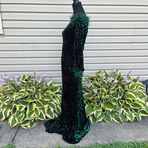 New Miss Ord Off Shoulder Feather Longsleeve Sequin Evening Maxi Dress Gown - Picture 9 of 12